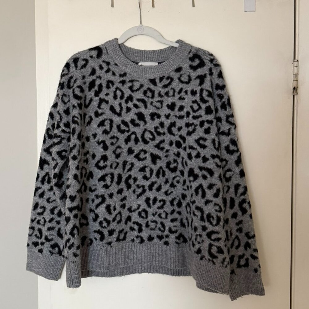 The Impeccable Pig Womens M Leopard Print Gray Sweater